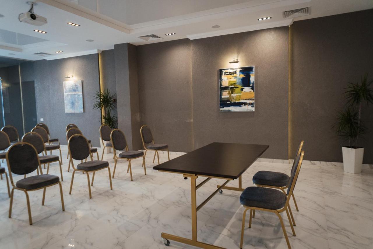 Optima Collection Bergshloss Рівне Екстер'єр фото